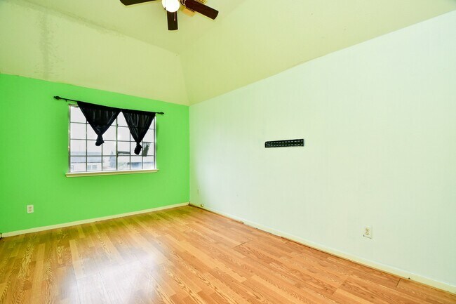 Building Photo - 4306 W Thunderwood Cir