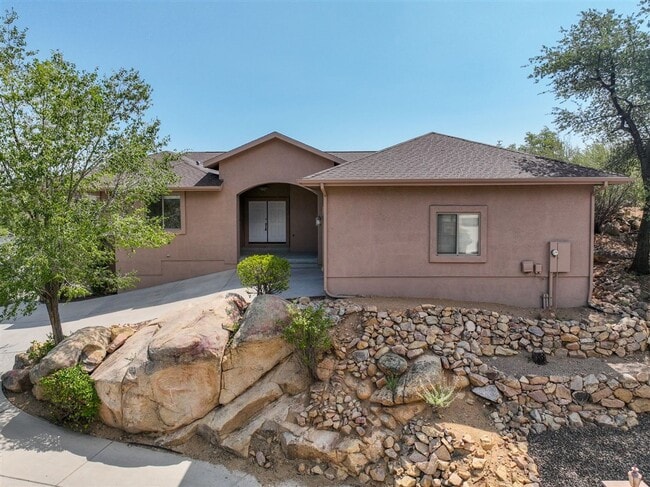 Primary Photo - Large 4 bed, 3 bath home in Prescott for R...
