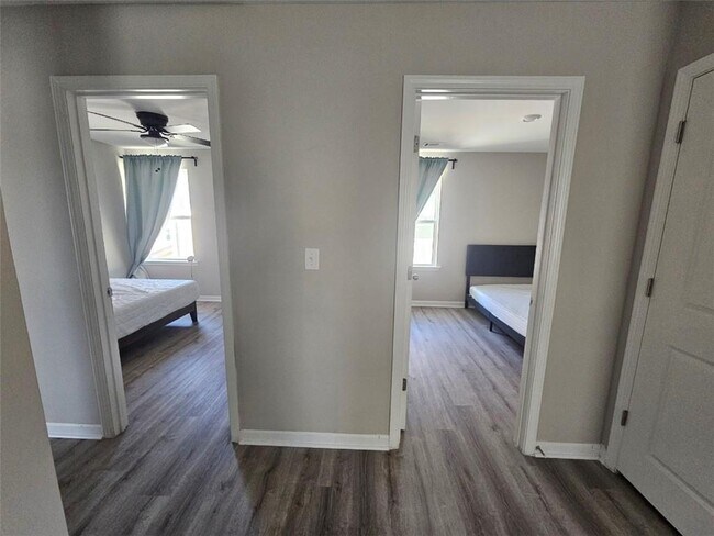 Building Photo - 4707 Waxwing St