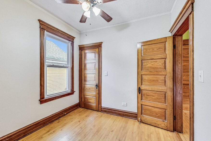 Bedroom 3 - 3747 N Kostner Ave