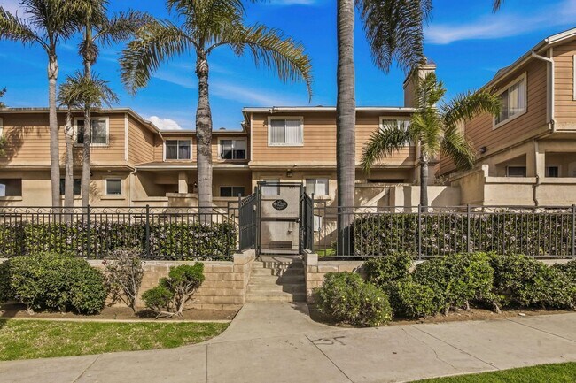 Building Photo - 621 D St