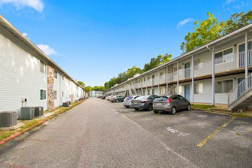 Building Photo - 201 College Blvd E