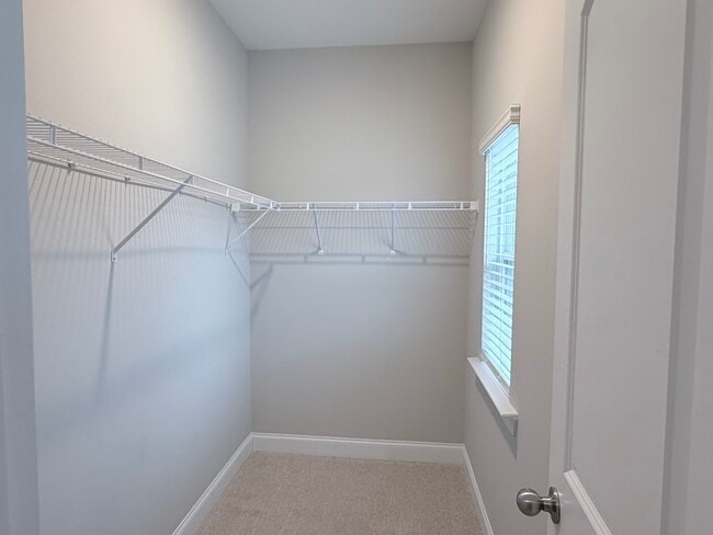 Building Photo - 57 Walnut Springs Dr