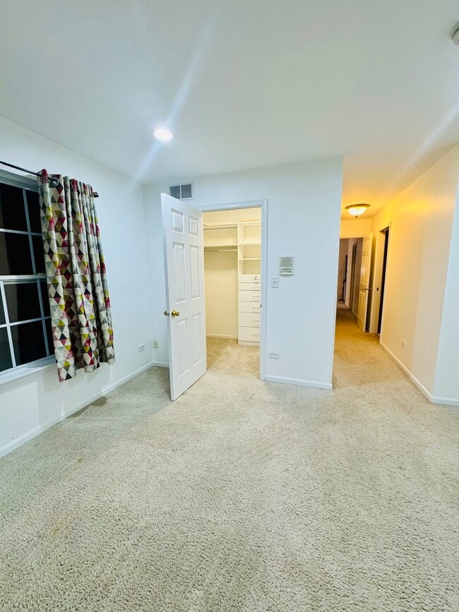 Building Photo - 1318 Leonard Dr