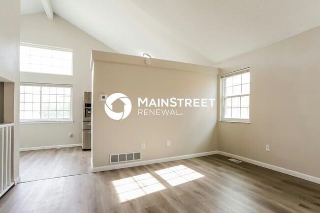 Building Photo - 3 Bedroom Pet-Friendly Home in DENVER, CO with Main Street Renewal