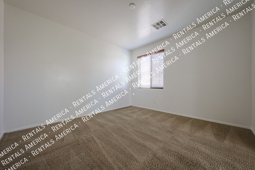 Building Photo - 43608 Caven Dr