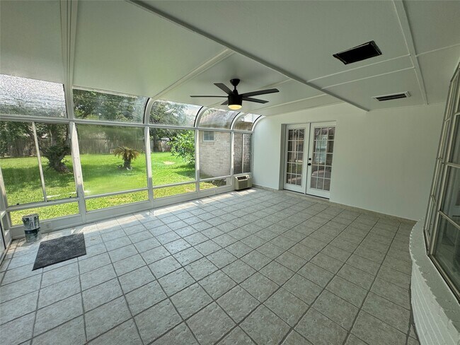 Building Photo - 7910 Sands Point Dr
