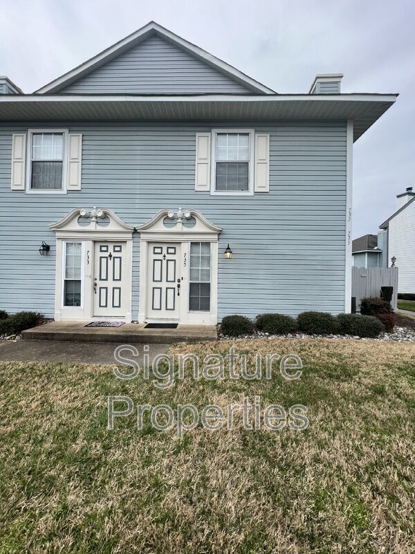 Building Photo - 735 Ridge Cir
