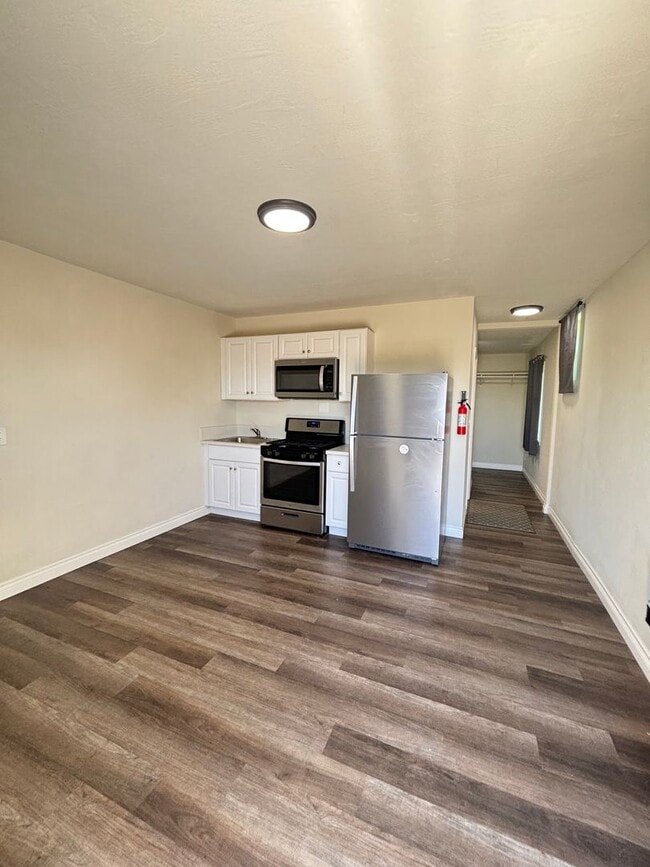 Building Photo - 1575 Skyline Dr