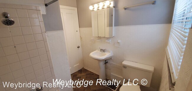 Building Photo - 3 br, 1 bath House - 1925 Waltham Ave