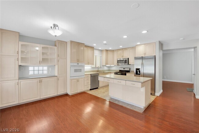 Building Photo - 8136 Spur Ct