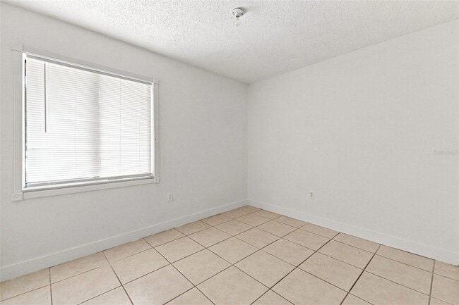 Building Photo - 9966 Burl Way