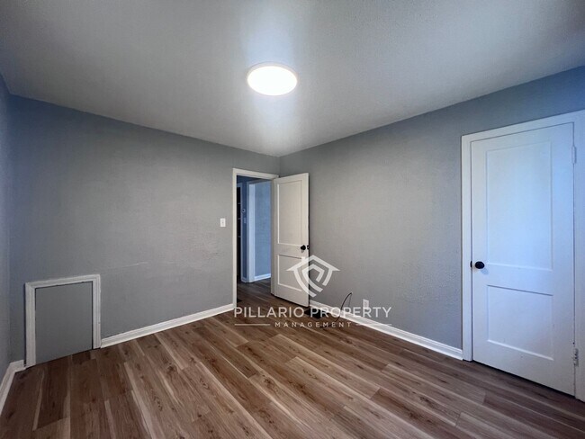 Building Photo - Newly Renovated, 4 Bedroom, 2 Bathroom Home Available NOW!
