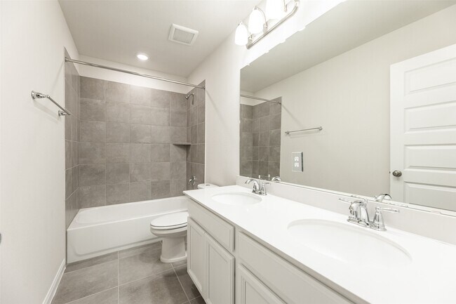 Building Photo - 13118 Everpine Trl