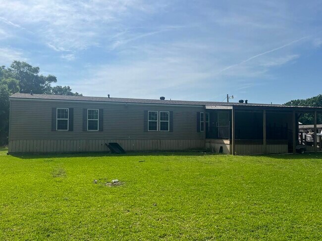 Primary Photo - 1706 Southport Blvd