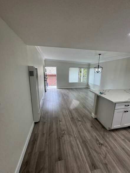 Building Photo - 31671 Seacove Dr