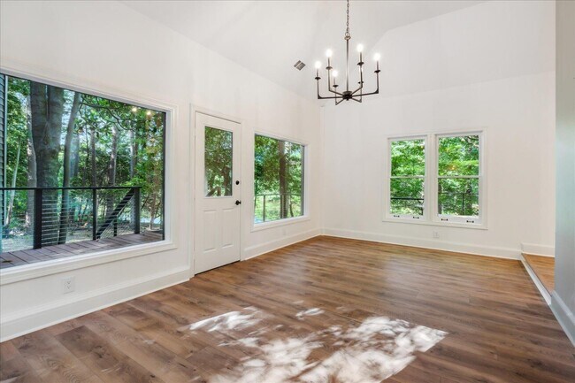 Building Photo - 439 Barbara Ln