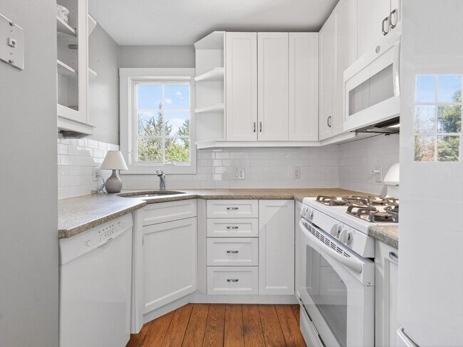 Building Photo - 183 Auburn St