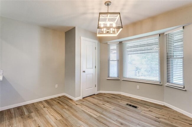 Building Photo - 1022 Garden Grove