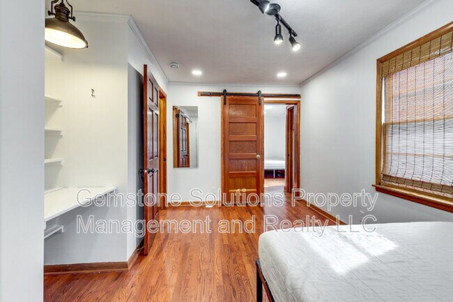 Building Photo - 3912A Burrus St