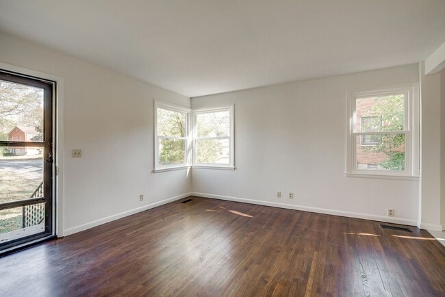 Building Photo - Great Belair Rental