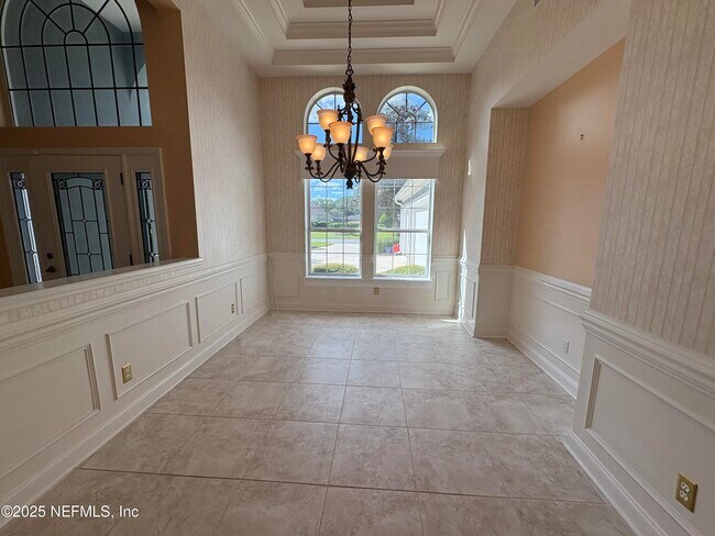 Building Photo - 585 Golden Links Dr