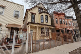 Building Photo - 121 Hale Ave