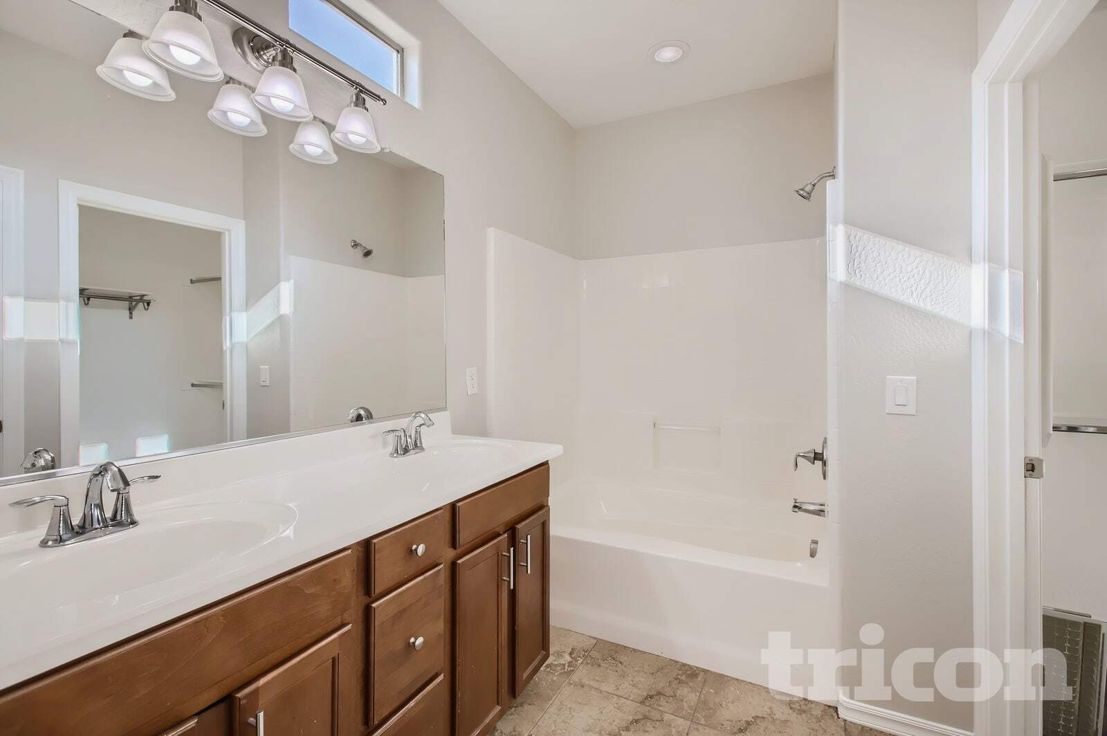 Building Photo - 19193 E Swan Dr