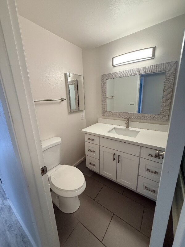 Building Photo - 2117 Dexter Ave N