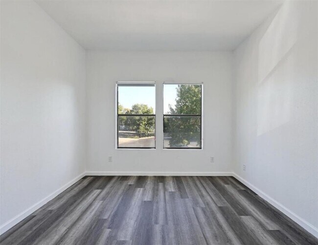 Building Photo - 9508 Kempler Dr