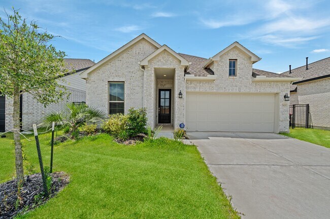 Building Photo - 7623 Coral Lk Dr
