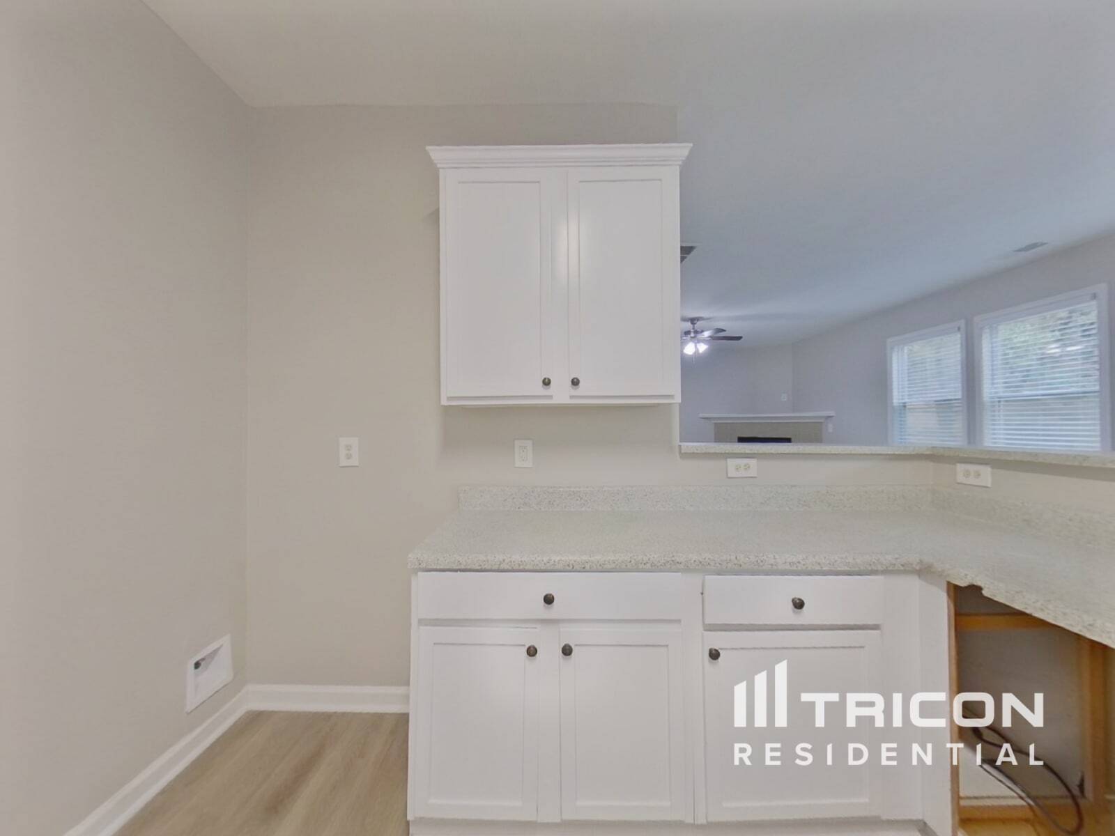 Building Photo - 8122 Valley Ridge Dr