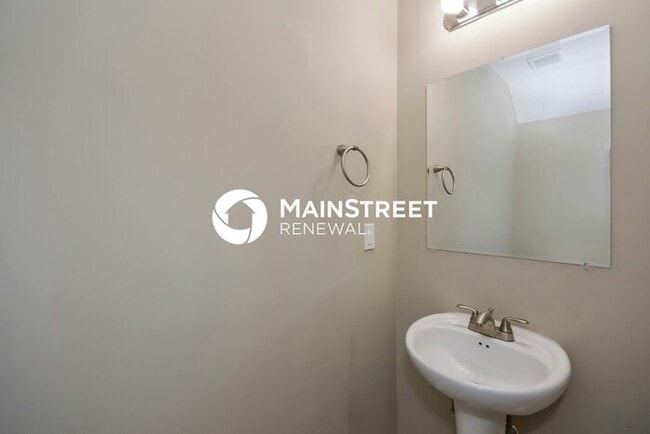 Building Photo - 4 Bedroom Pet-Friendly Home in Jonesboro, GA with Main Street Renewal