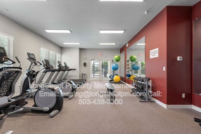 Building Photo - 17137 SW Appledale Rd