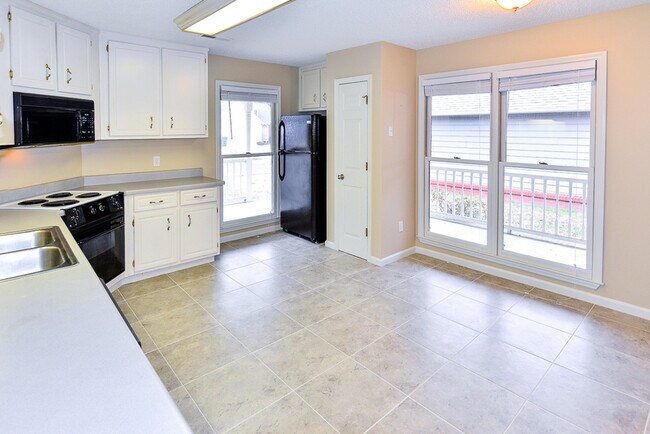 Building Photo - 149 Hollington Dr NE