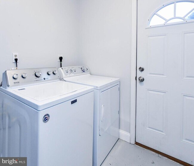 Building Photo - 1303 Port Echo Ln