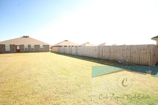 Building Photo - Move in special $800!! Beautiful 3 bed / 2 bath home - Nettleton!!