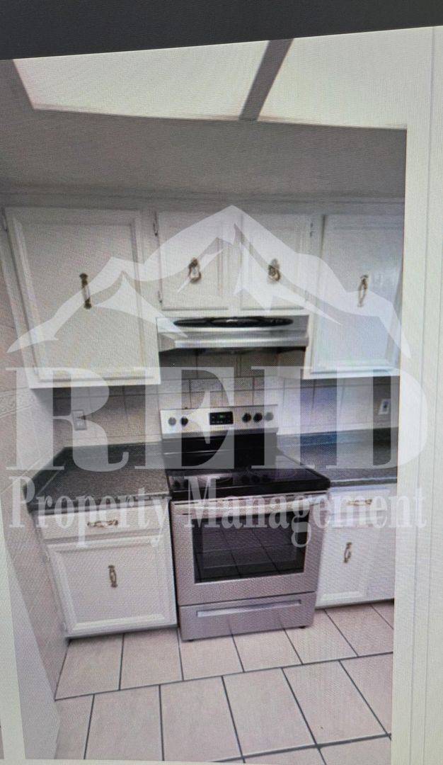 Building Photo - 3 BED 1.5 BATH RAMBLER - PORT ORCHARD