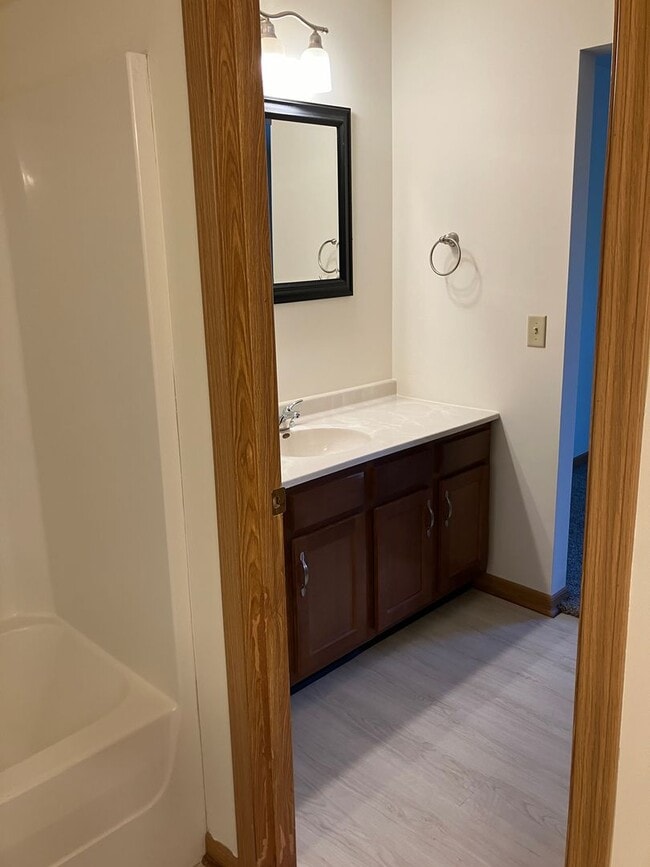 Building Photo - Updated 2 Bedroom (1084 sq ft), 1.5 Baths, and 1-Car Attached Garage in Troy, Ohio!