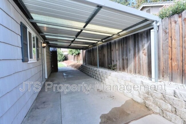 Building Photo - 9221 Rock Canyon Way