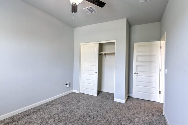 Building Photo - Santa Cruz Meadows