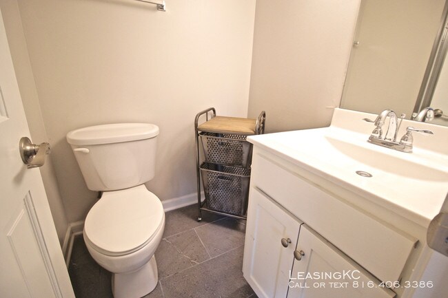 Building Photo - Jefferson on the Plaza