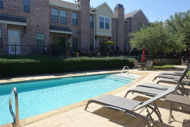 Building Photo - 2105 Lucerne Cove