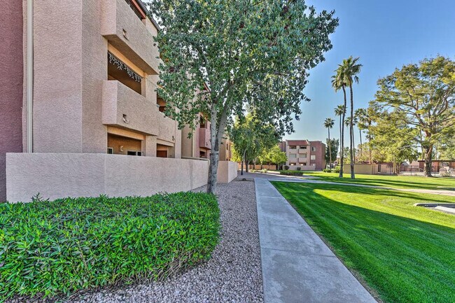 Building Photo - 602 North May-ID1385977P