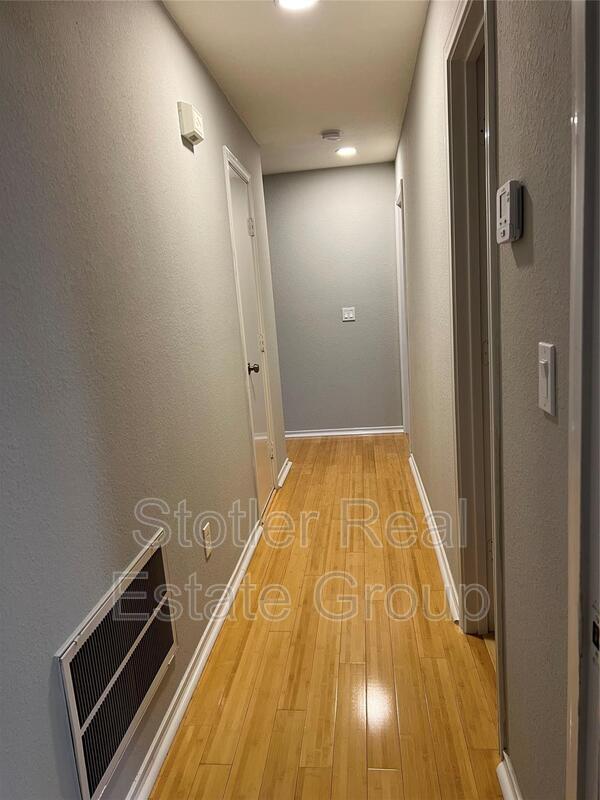 Building Photo - 829 Ash Grove Ln