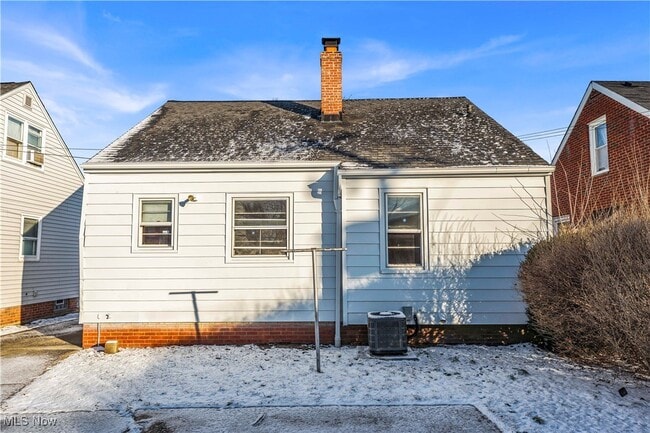 Building Photo - 20870 Wilmore Ave