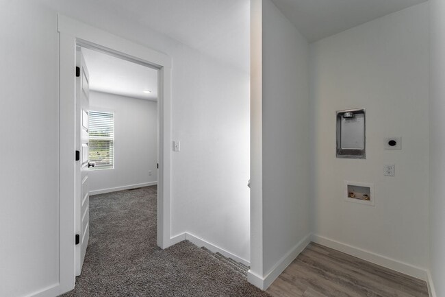 Building Photo - Newer 3BR Centerton Gem: Modern Living with Lawn Care Included!