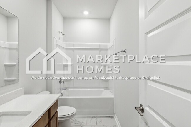 Building Photo - 315 McHenry Dr