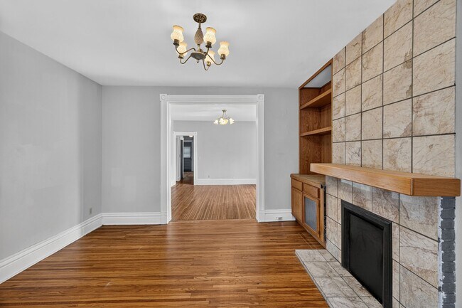 Building Photo - 515 Whitall St