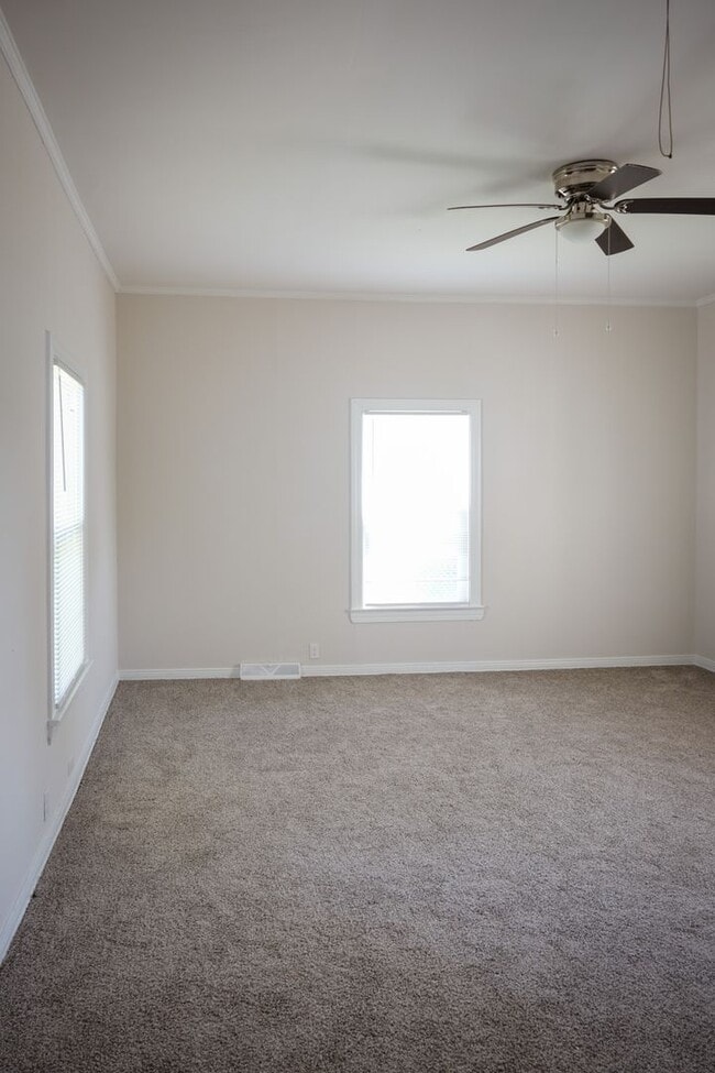 Building Photo - 7 Welch St